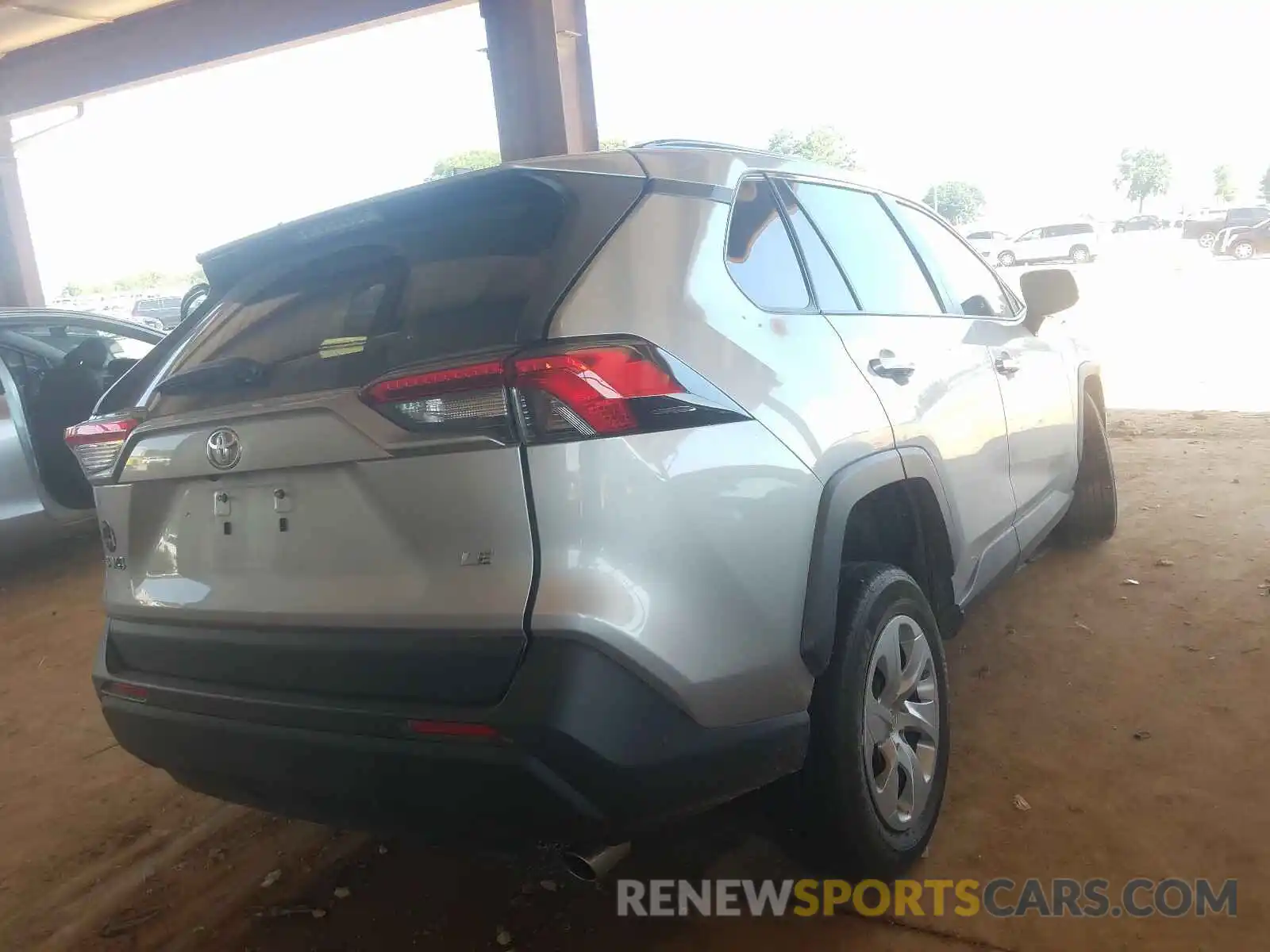 4 Photograph of a damaged car 2T3H1RFV7KC023959 TOYOTA RAV4 2019