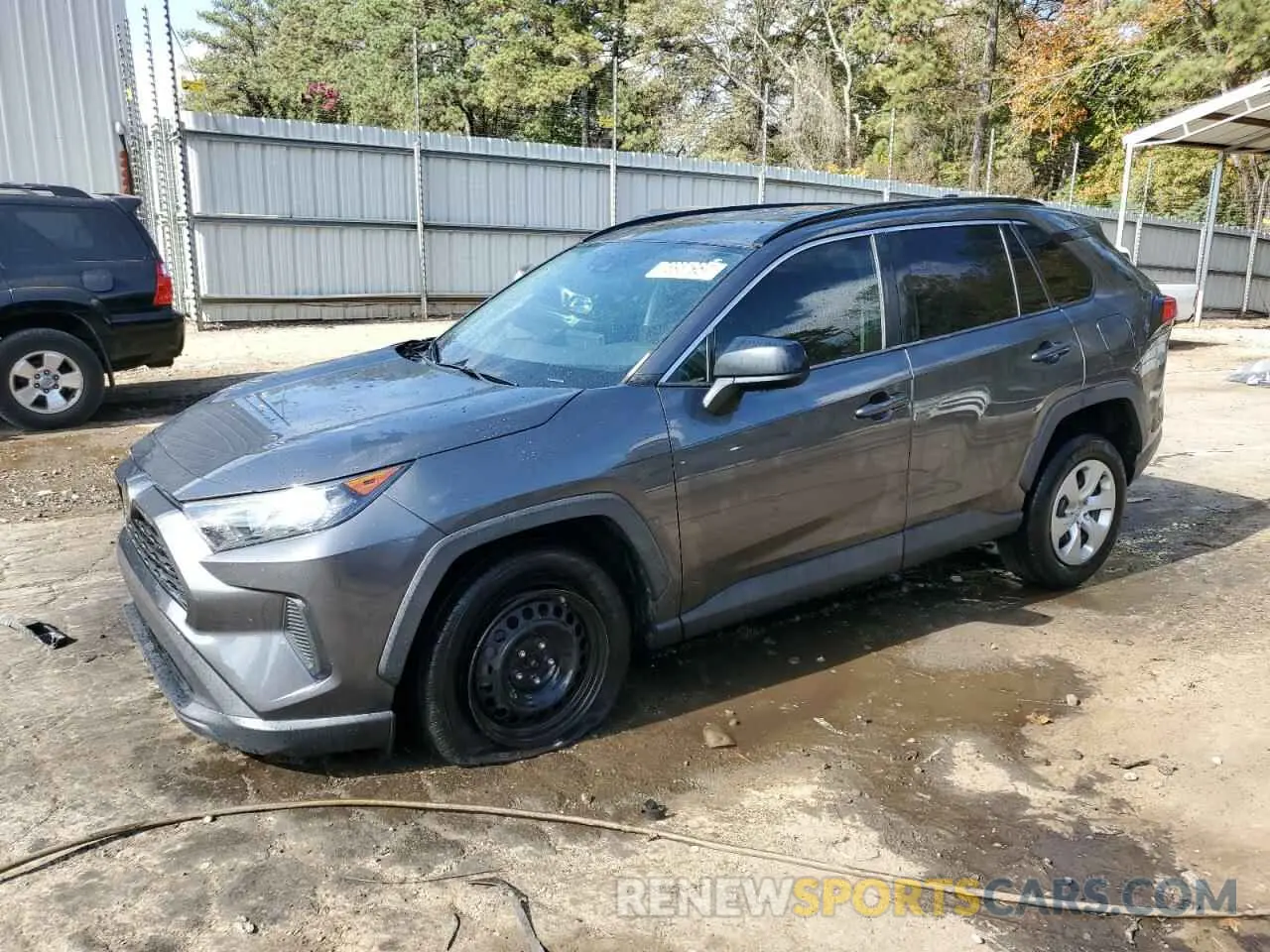 1 Photograph of a damaged car 2T3H1RFV7KC030264 TOYOTA RAV4 2019