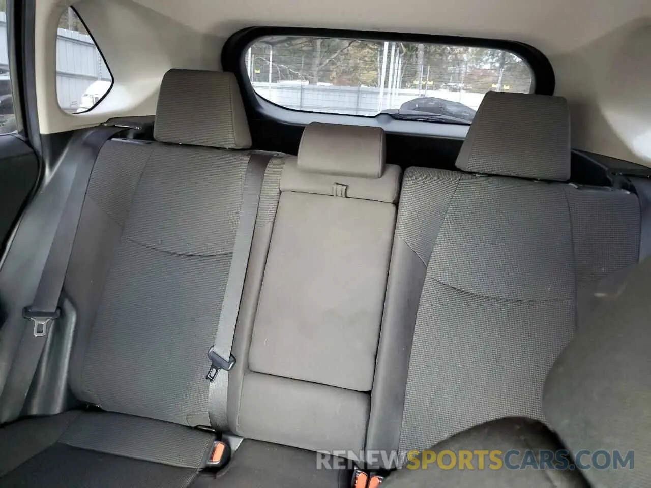 10 Photograph of a damaged car 2T3H1RFV7KC030264 TOYOTA RAV4 2019
