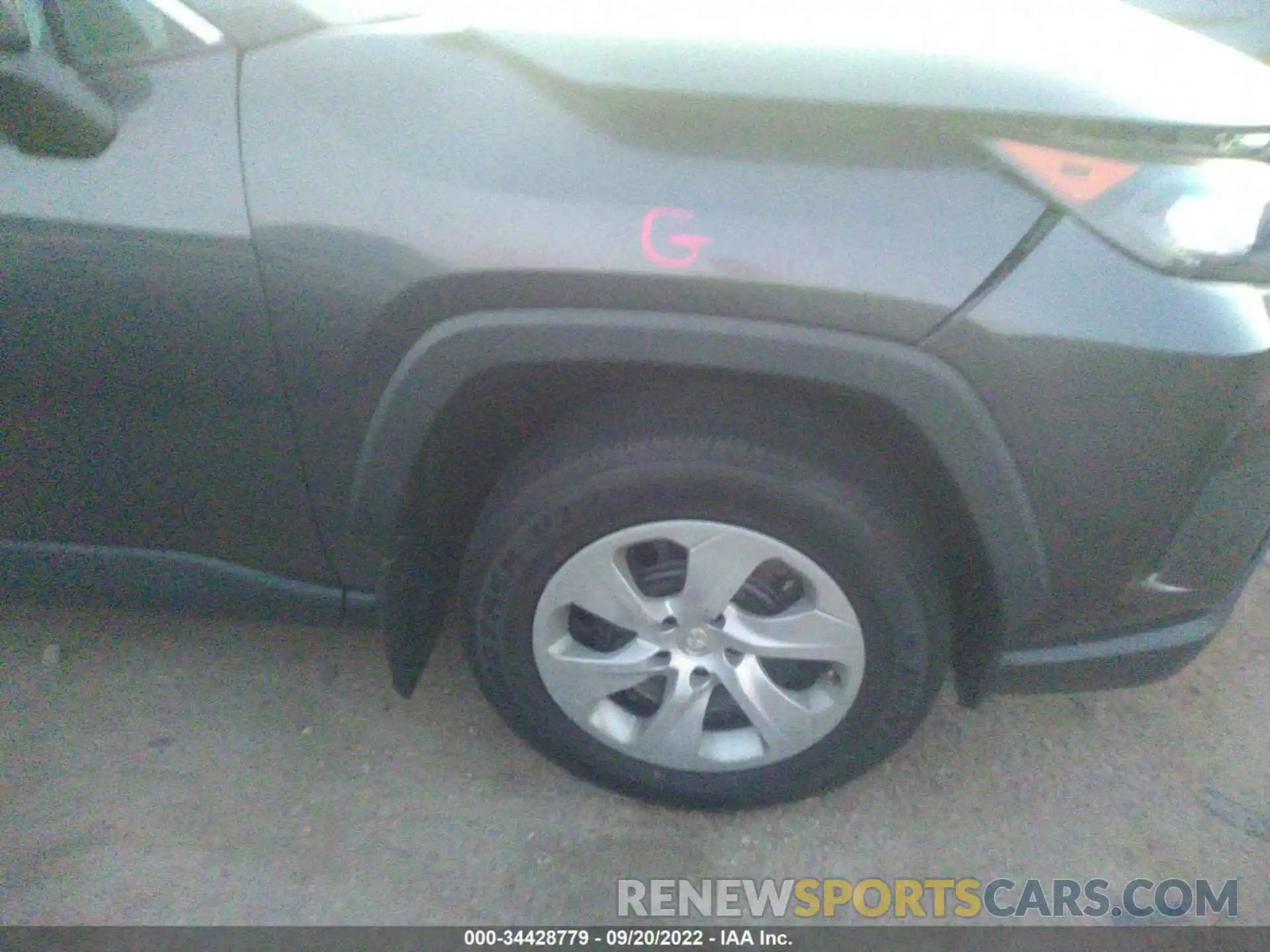 14 Photograph of a damaged car 2T3H1RFV7KW003192 TOYOTA RAV4 2019