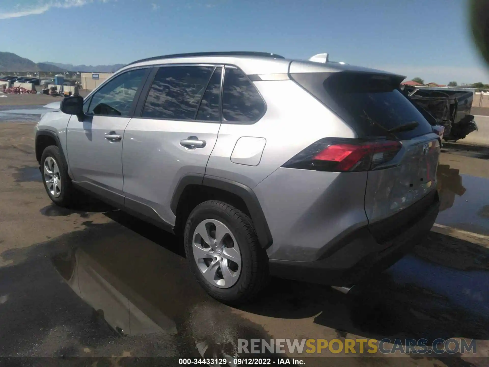 3 Photograph of a damaged car 2T3H1RFV7KW003788 TOYOTA RAV4 2019