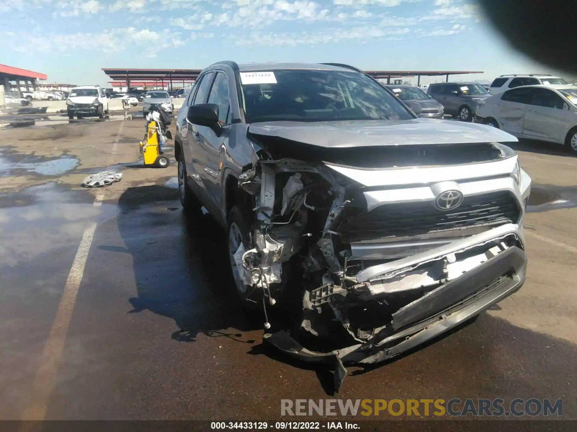 6 Photograph of a damaged car 2T3H1RFV7KW003788 TOYOTA RAV4 2019