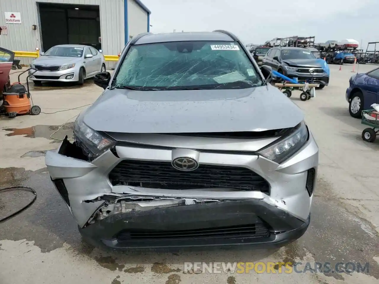 5 Photograph of a damaged car 2T3H1RFV7KW016119 TOYOTA RAV4 2019