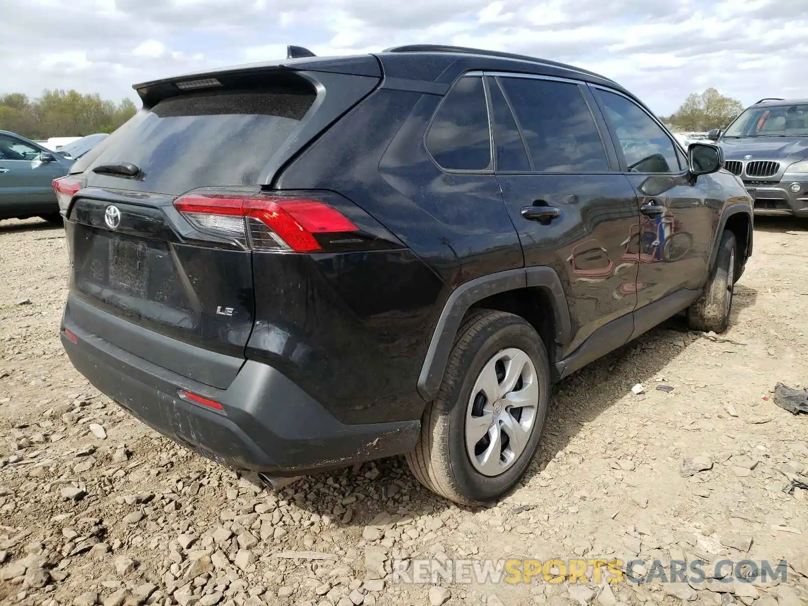 4 Photograph of a damaged car 2T3H1RFV7KW021384 TOYOTA RAV4 2019