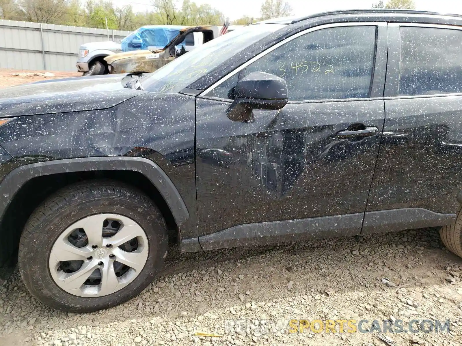 9 Photograph of a damaged car 2T3H1RFV7KW021384 TOYOTA RAV4 2019