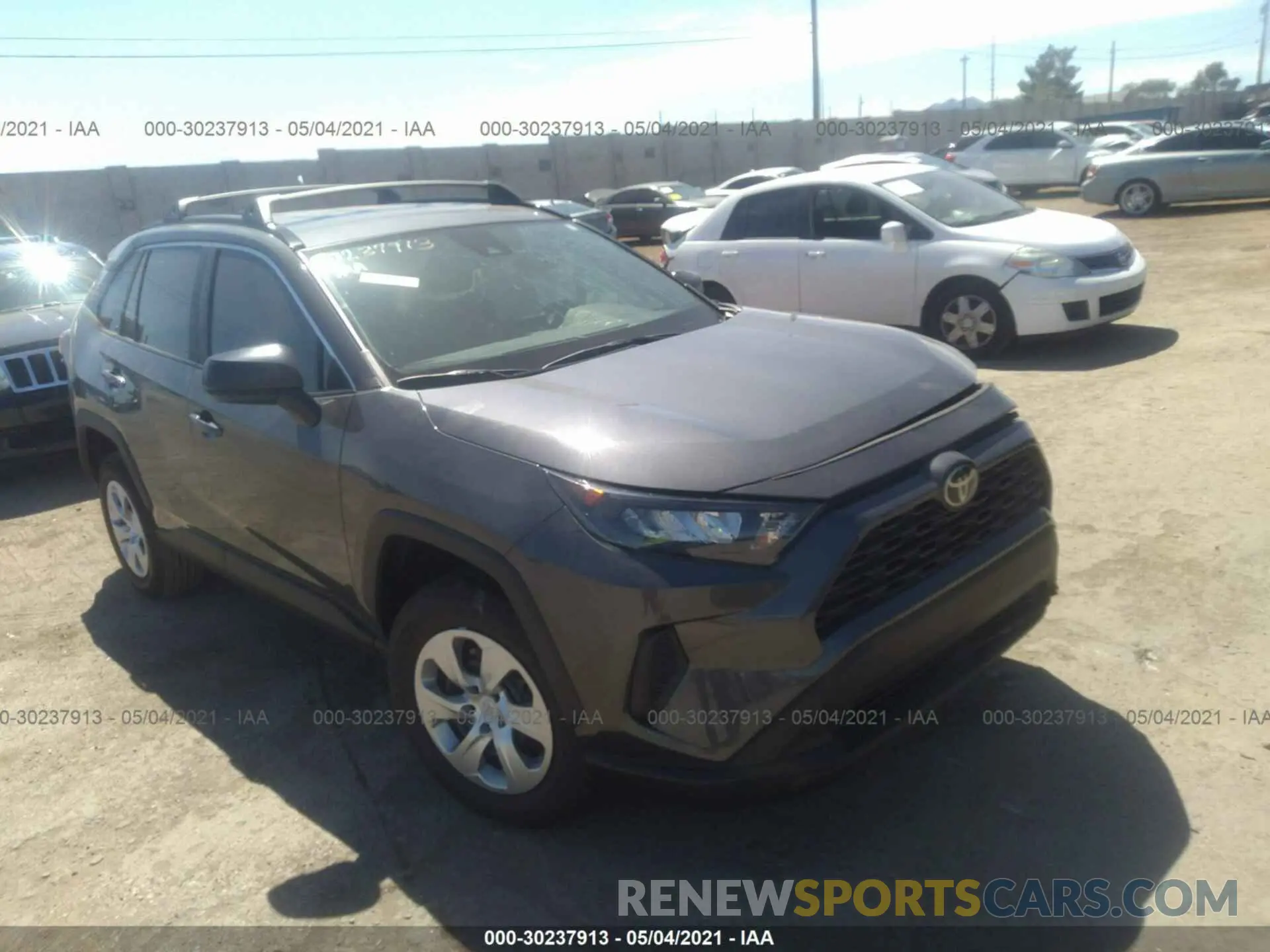 1 Photograph of a damaged car 2T3H1RFV7KW029789 TOYOTA RAV4 2019