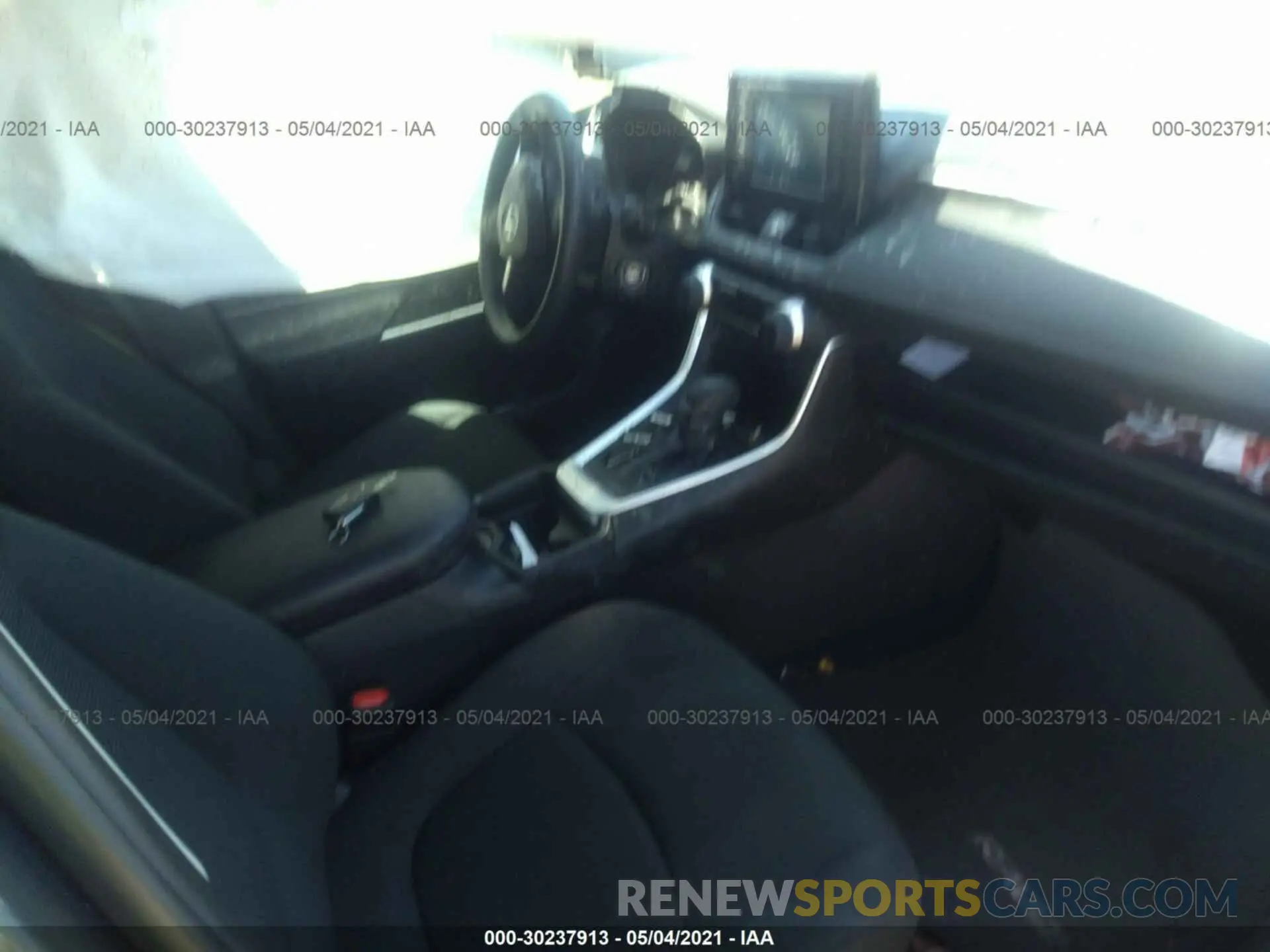 5 Photograph of a damaged car 2T3H1RFV7KW029789 TOYOTA RAV4 2019