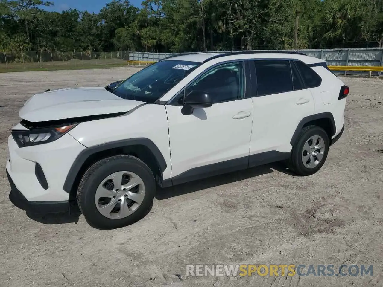 1 Photograph of a damaged car 2T3H1RFV7KW032112 TOYOTA RAV4 2019
