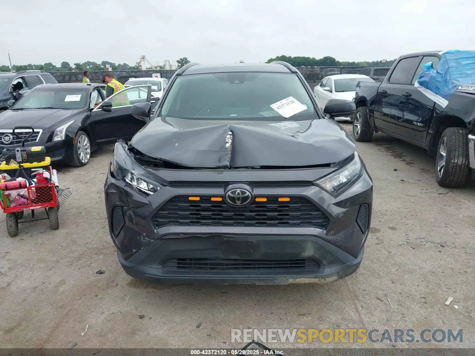 12 Photograph of a damaged car 2T3H1RFV7KW032434 TOYOTA RAV4 2019