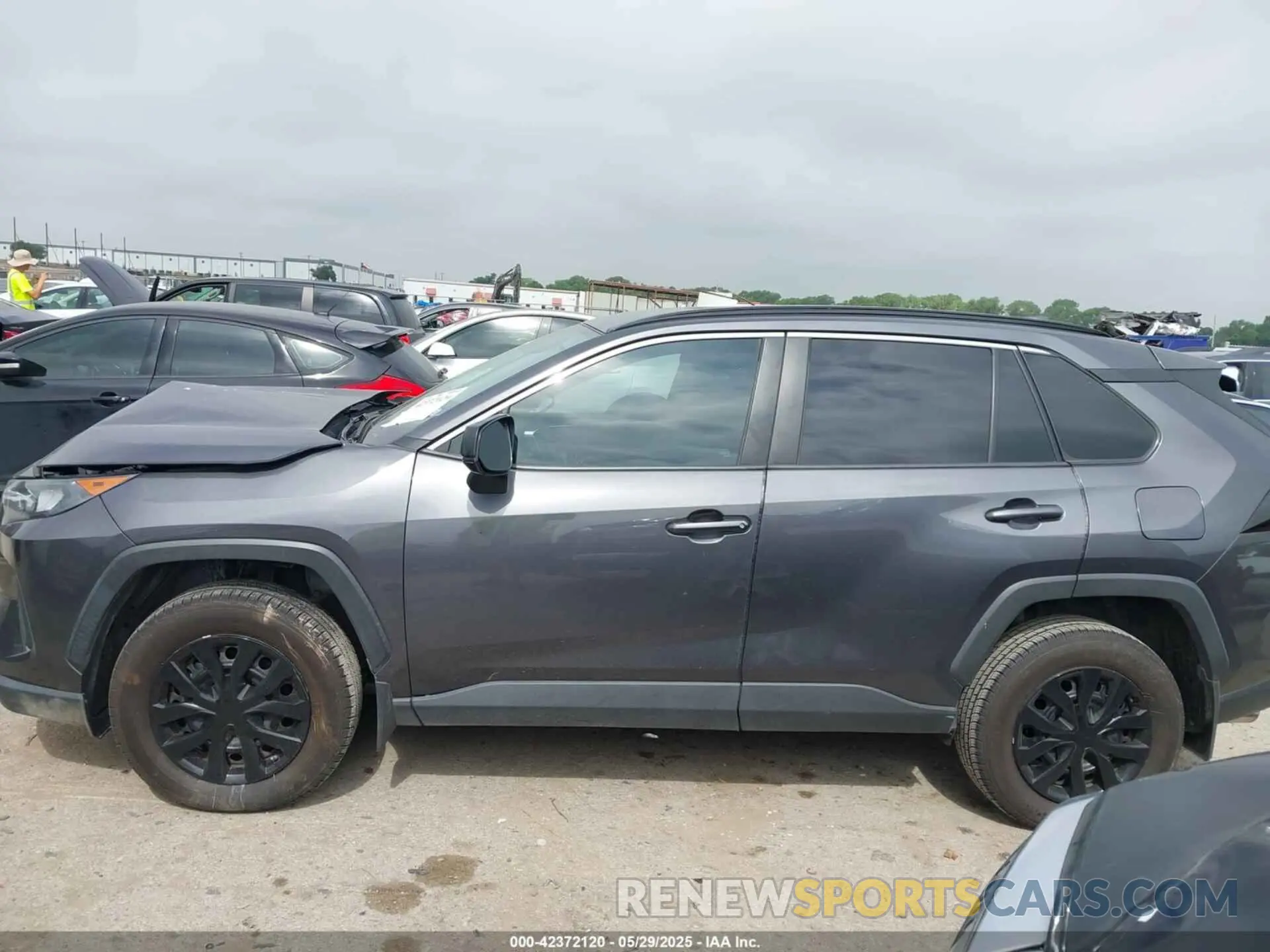 14 Photograph of a damaged car 2T3H1RFV7KW032434 TOYOTA RAV4 2019