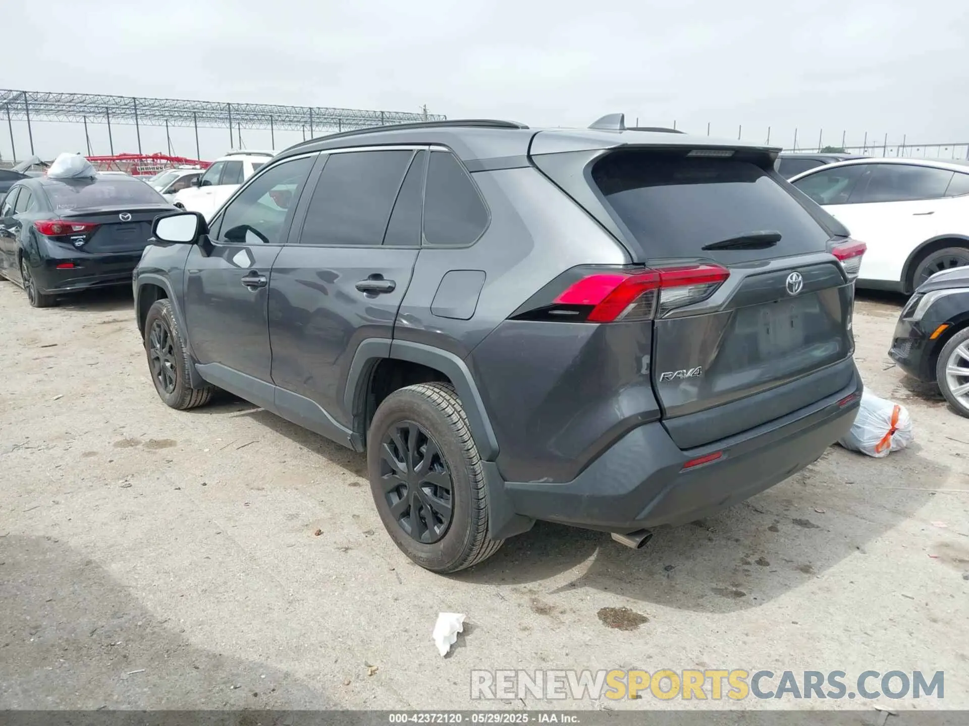 3 Photograph of a damaged car 2T3H1RFV7KW032434 TOYOTA RAV4 2019