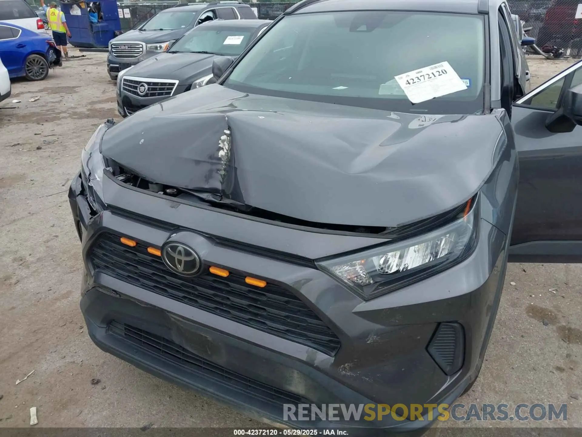 6 Photograph of a damaged car 2T3H1RFV7KW032434 TOYOTA RAV4 2019