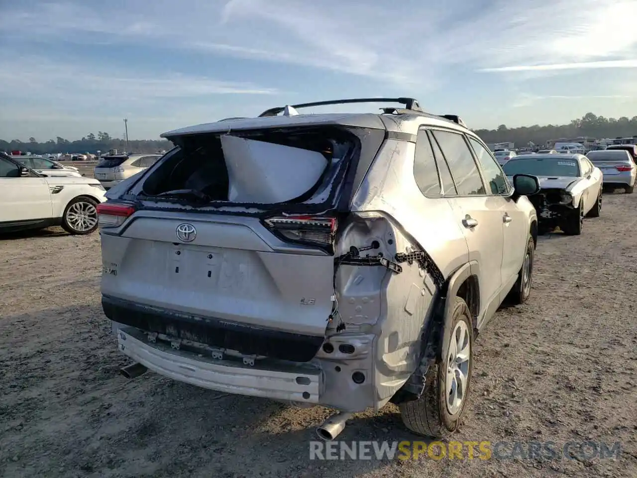 4 Photograph of a damaged car 2T3H1RFV7KW040291 TOYOTA RAV4 2019