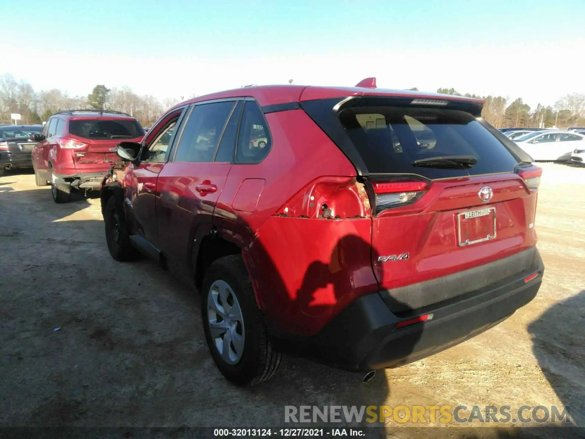 3 Photograph of a damaged car 2T3H1RFV7KW042543 TOYOTA RAV4 2019