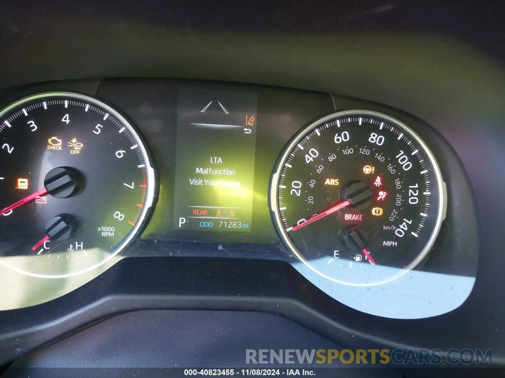 7 Photograph of a damaged car 2T3H1RFV7KW052683 TOYOTA RAV4 2019