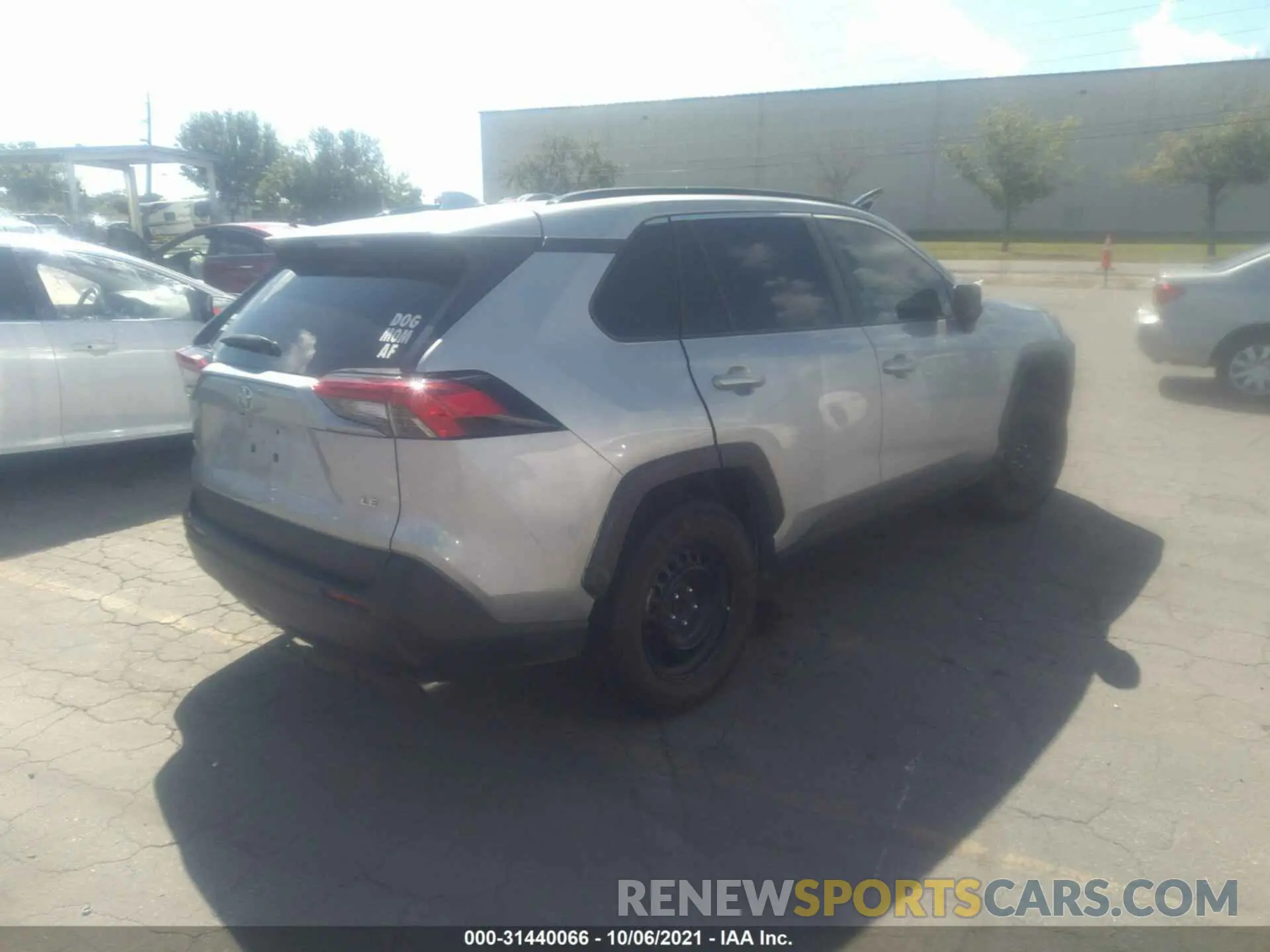 4 Photograph of a damaged car 2T3H1RFV7KW053641 TOYOTA RAV4 2019