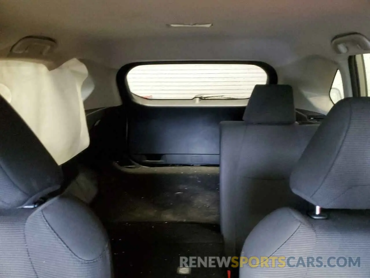 10 Photograph of a damaged car 2T3H1RFV7KW054174 TOYOTA RAV4 2019