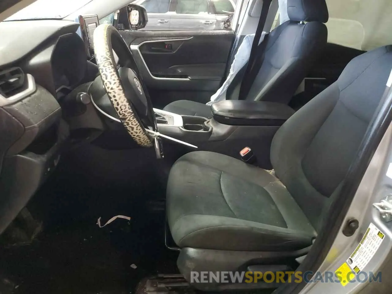 7 Photograph of a damaged car 2T3H1RFV7KW054174 TOYOTA RAV4 2019