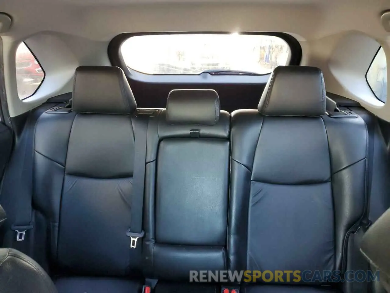 10 Photograph of a damaged car 2T3H1RFV7KW057544 TOYOTA RAV4 2019