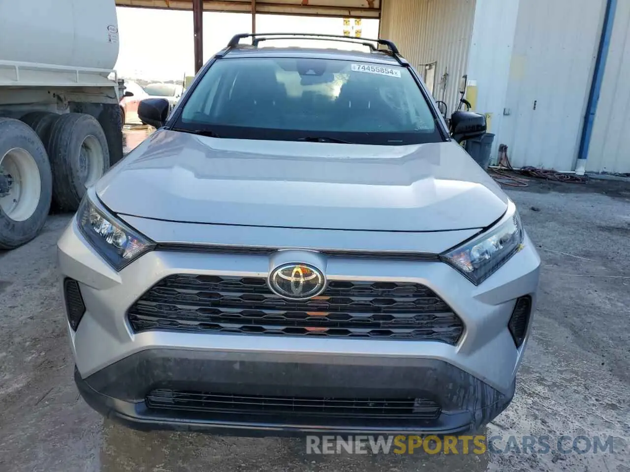 5 Photograph of a damaged car 2T3H1RFV7KW057544 TOYOTA RAV4 2019