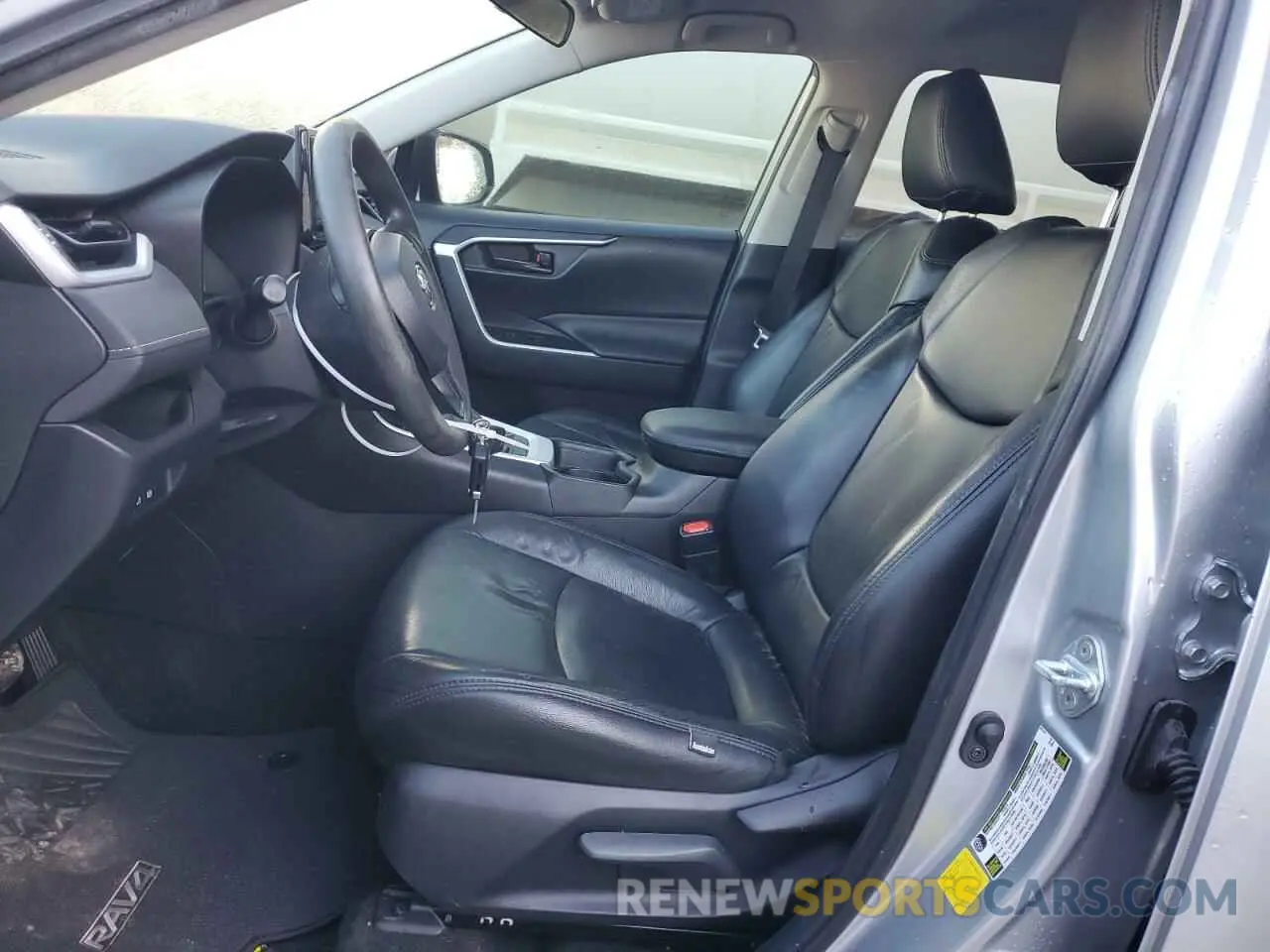 7 Photograph of a damaged car 2T3H1RFV7KW057544 TOYOTA RAV4 2019