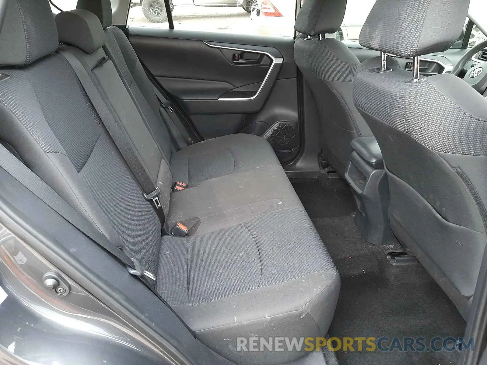 6 Photograph of a damaged car 2T3H1RFV8KW002245 TOYOTA RAV4 2019
