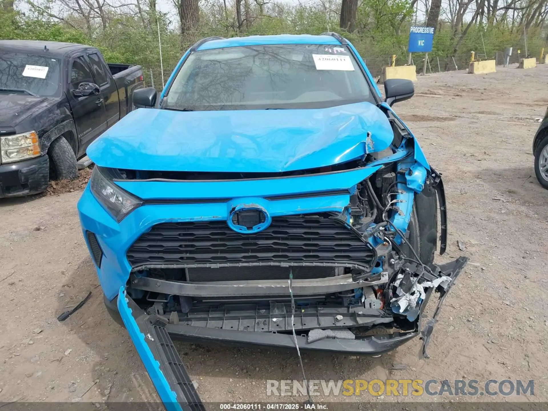 12 Photograph of a damaged car 2T3H1RFV8KW002939 TOYOTA RAV4 2019