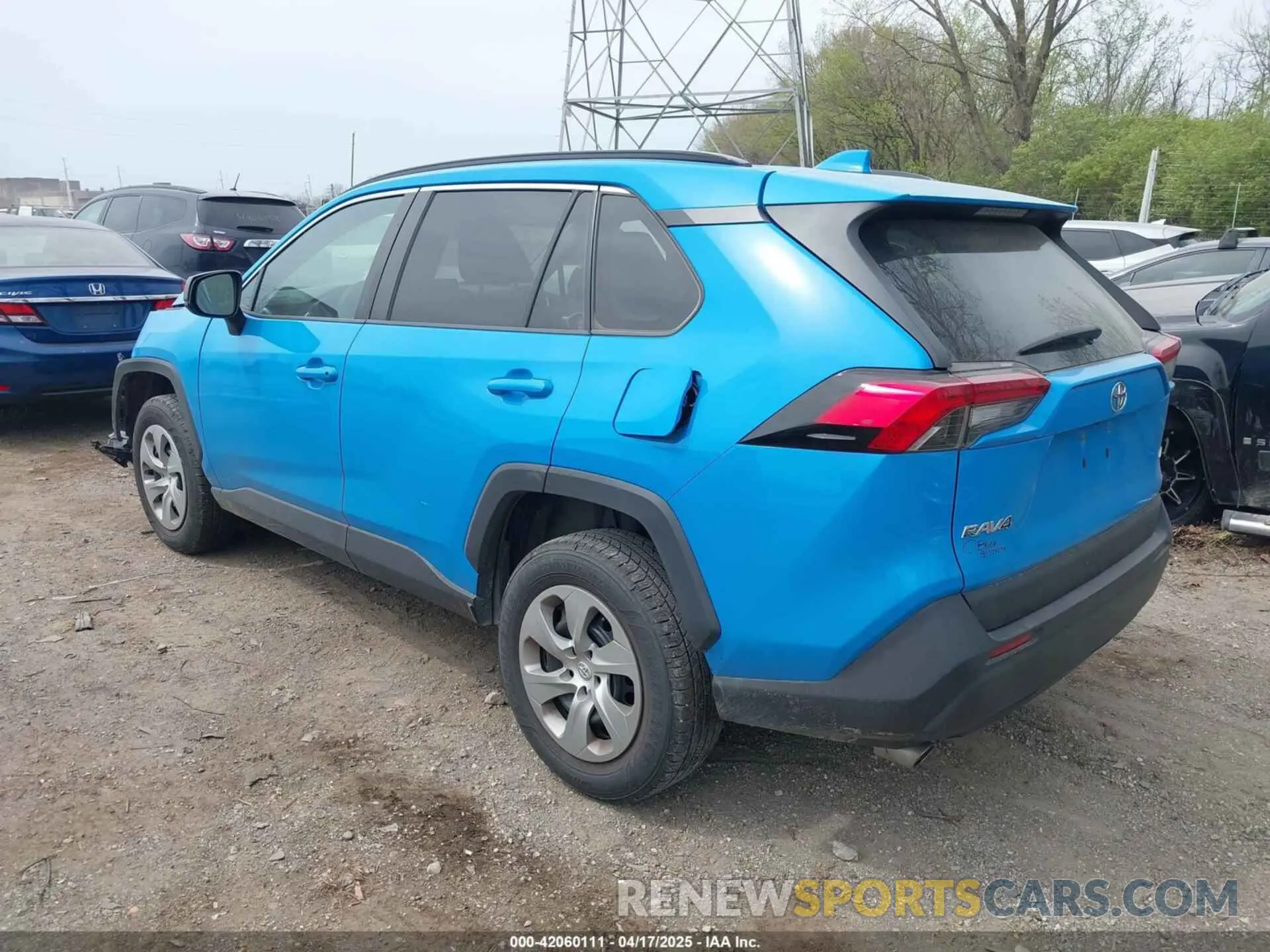 3 Photograph of a damaged car 2T3H1RFV8KW002939 TOYOTA RAV4 2019