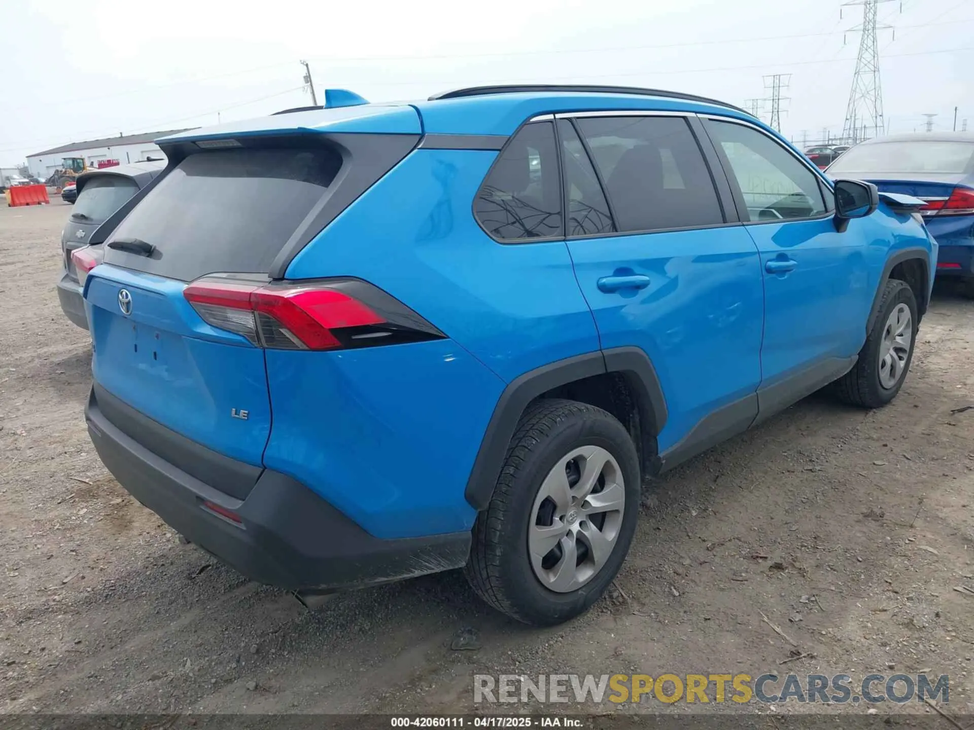 4 Photograph of a damaged car 2T3H1RFV8KW002939 TOYOTA RAV4 2019