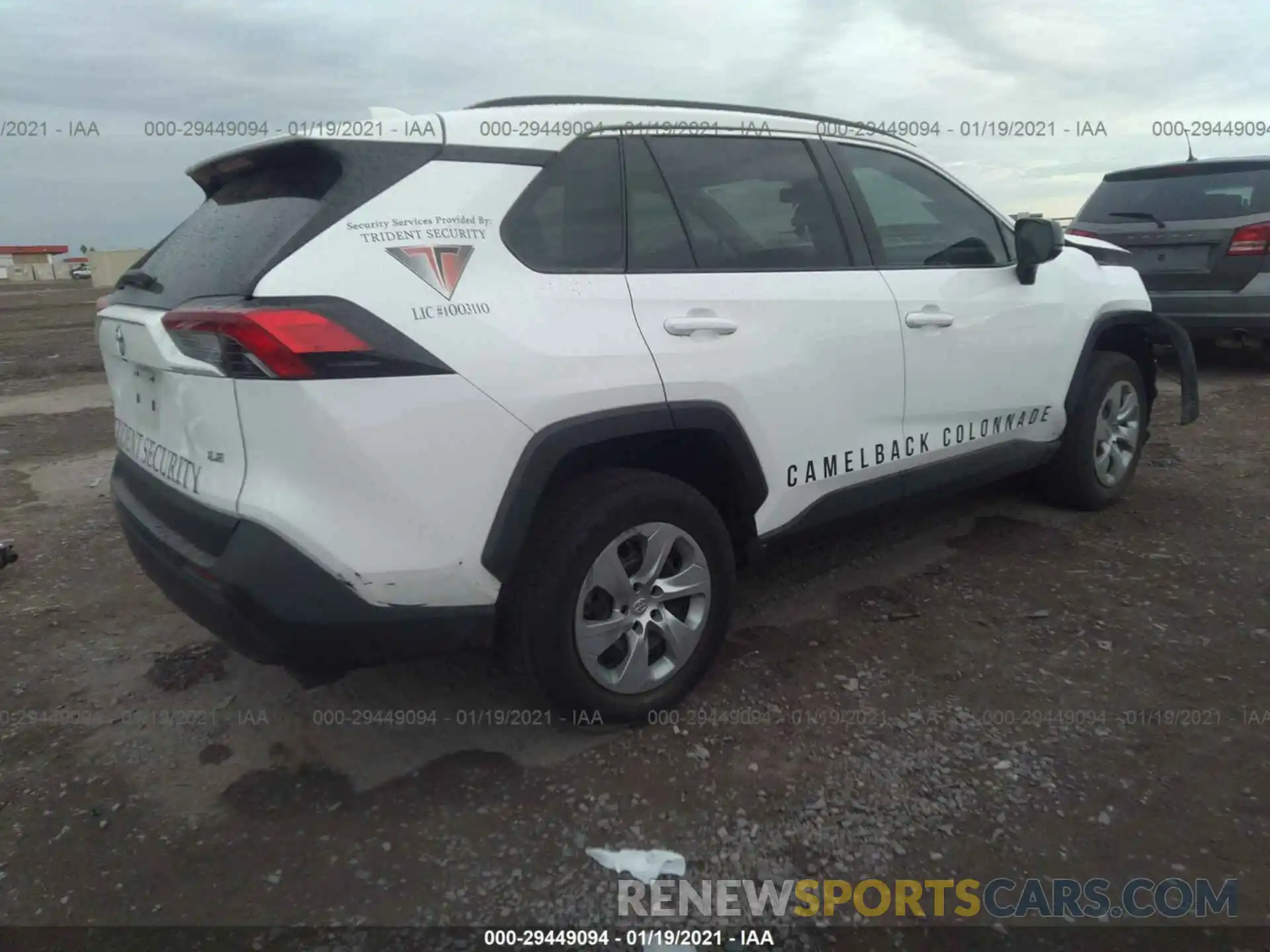 4 Photograph of a damaged car 2T3H1RFV8KW003167 TOYOTA RAV4 2019