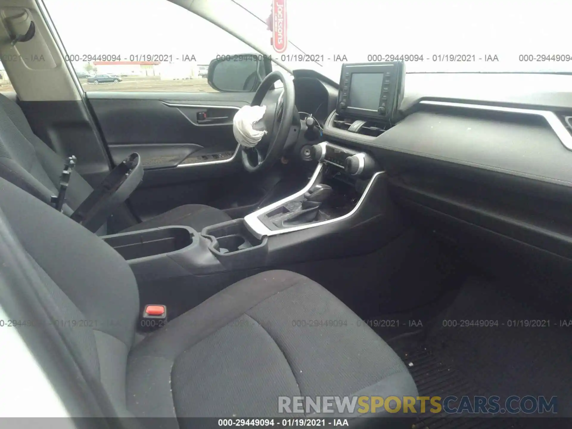 5 Photograph of a damaged car 2T3H1RFV8KW003167 TOYOTA RAV4 2019