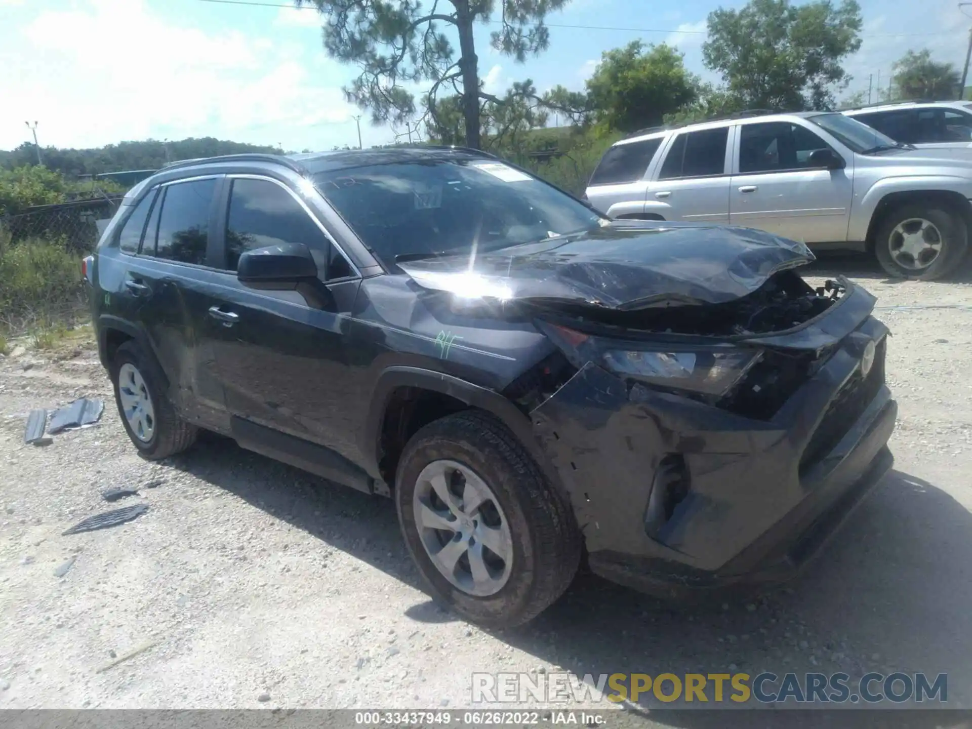 1 Photograph of a damaged car 2T3H1RFV8KW012063 TOYOTA RAV4 2019