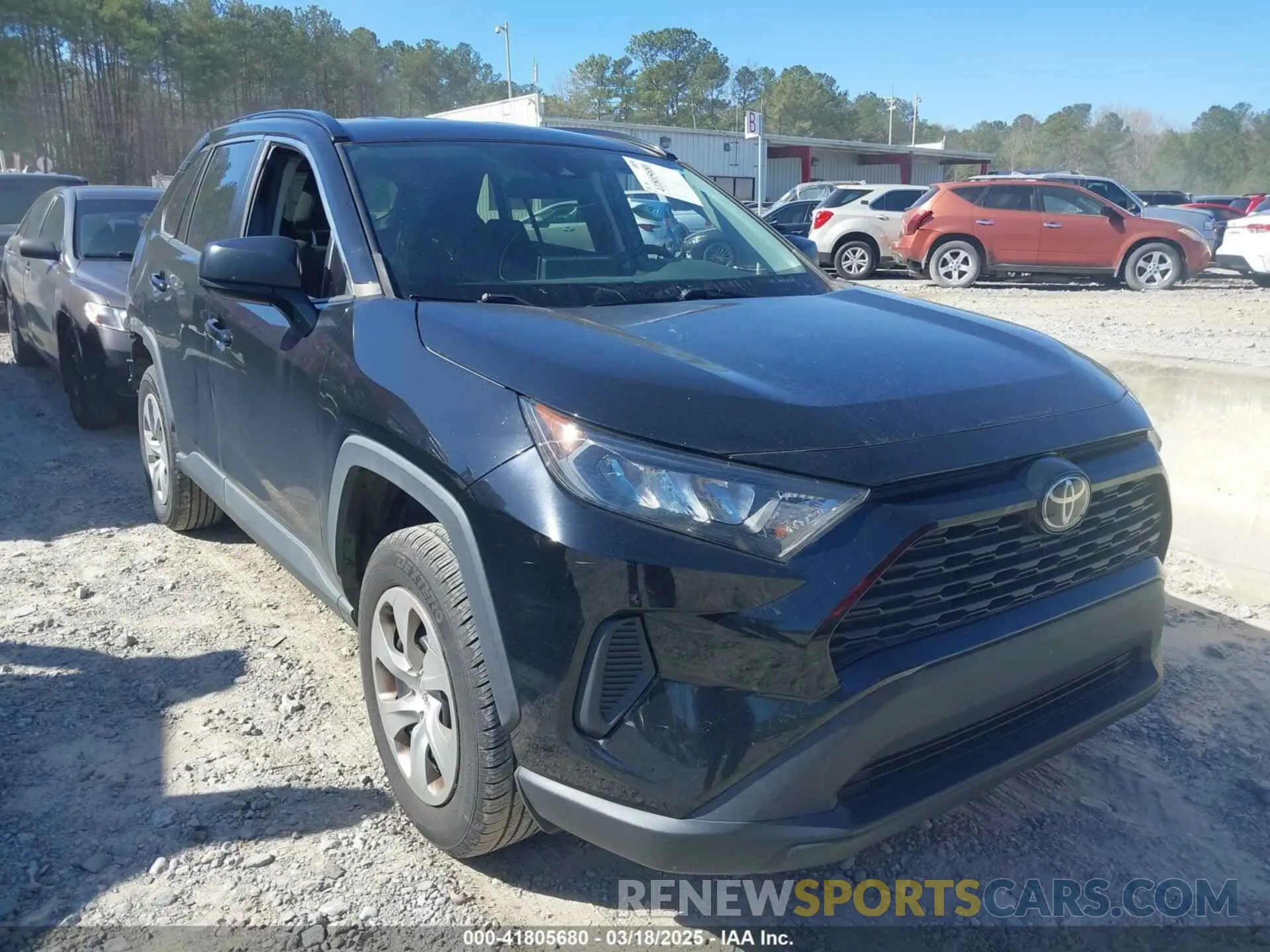 1 Photograph of a damaged car 2T3H1RFV8KW013553 TOYOTA RAV4 2019