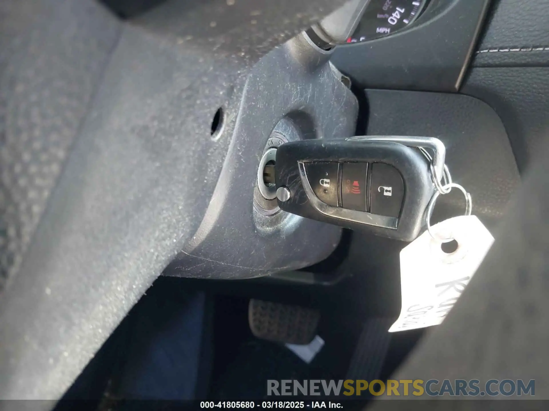 11 Photograph of a damaged car 2T3H1RFV8KW013553 TOYOTA RAV4 2019