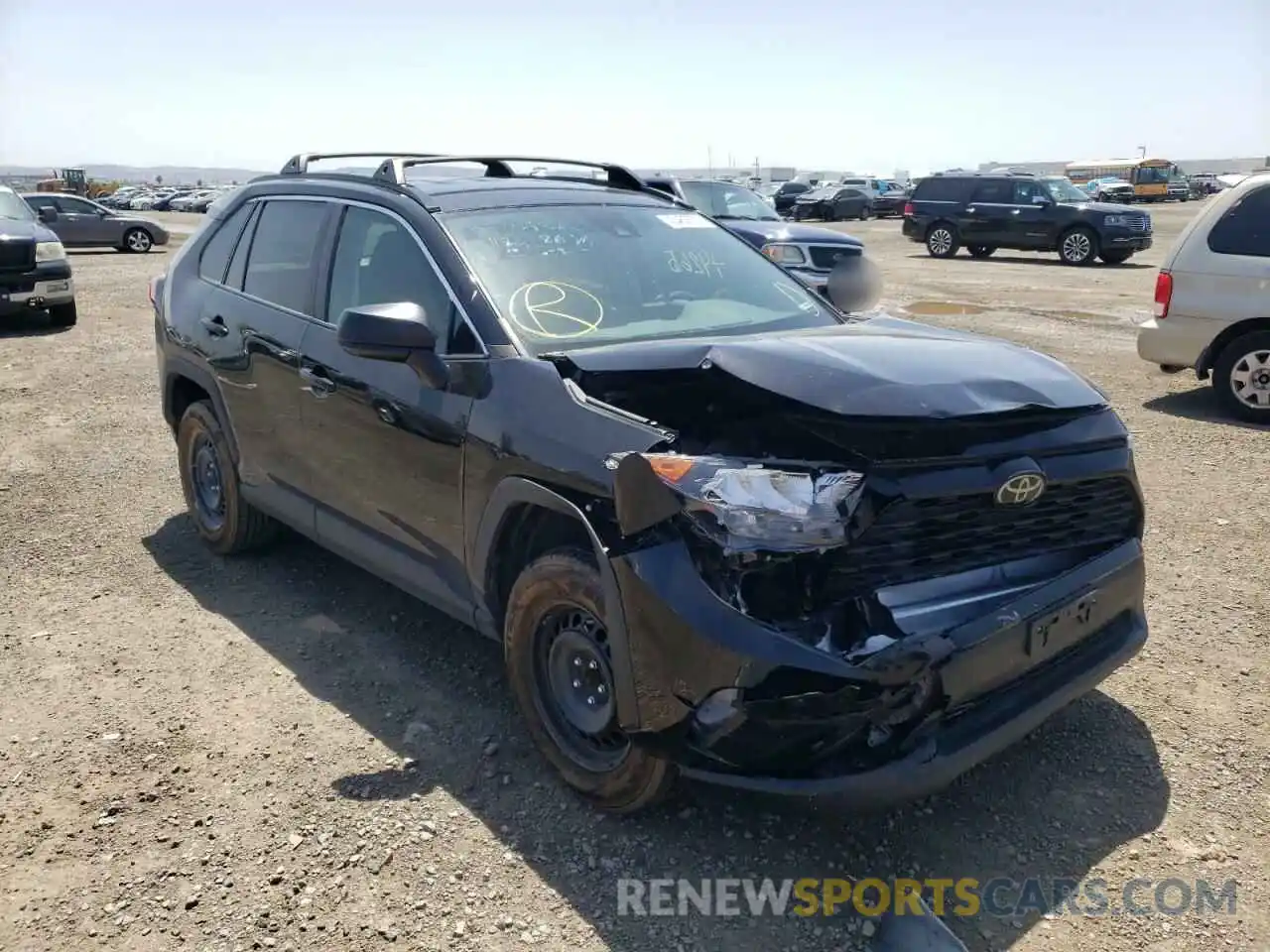 1 Photograph of a damaged car 2T3H1RFV8KW015030 TOYOTA RAV4 2019