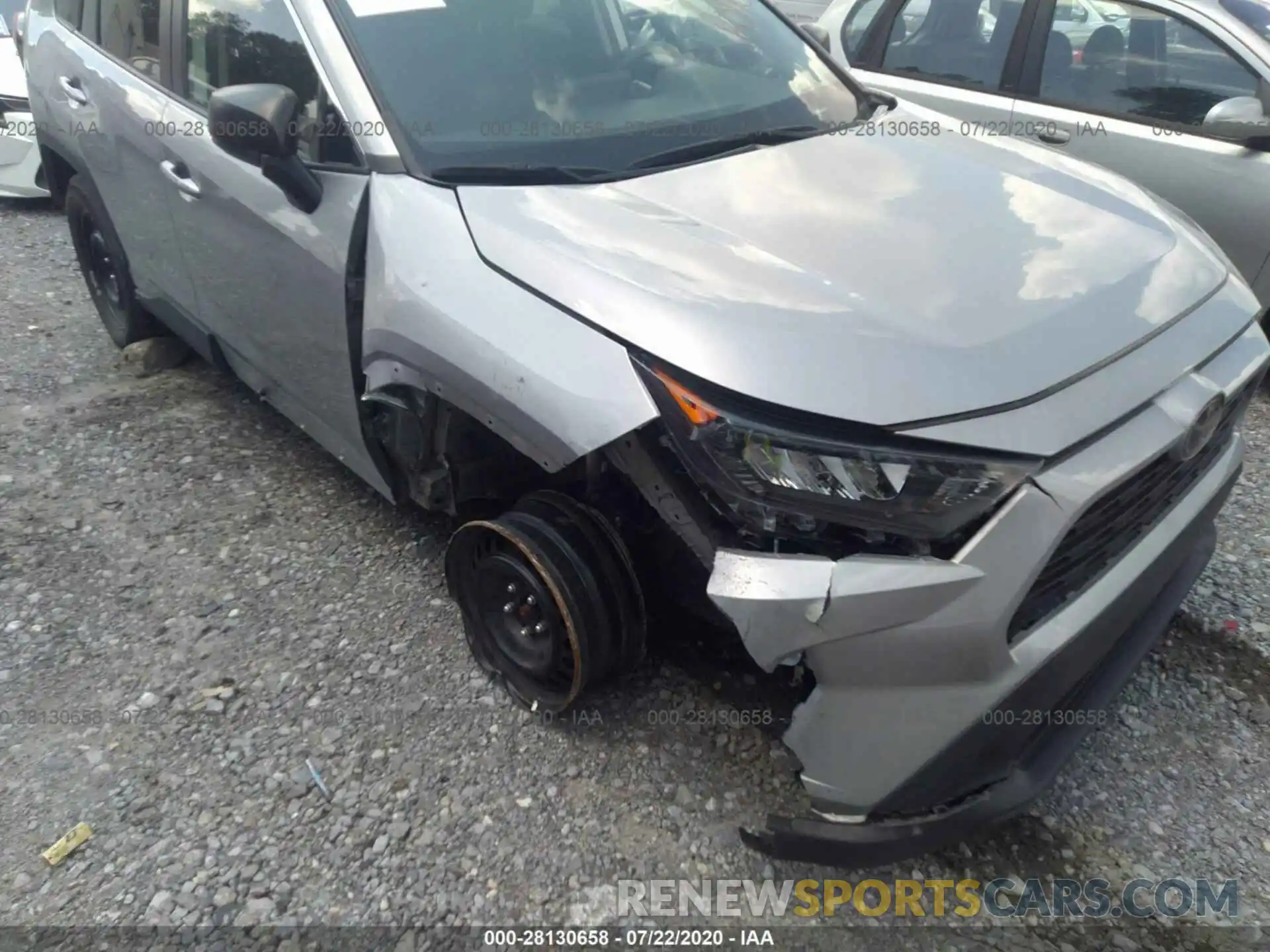 6 Photograph of a damaged car 2T3H1RFV8KW019370 TOYOTA RAV4 2019