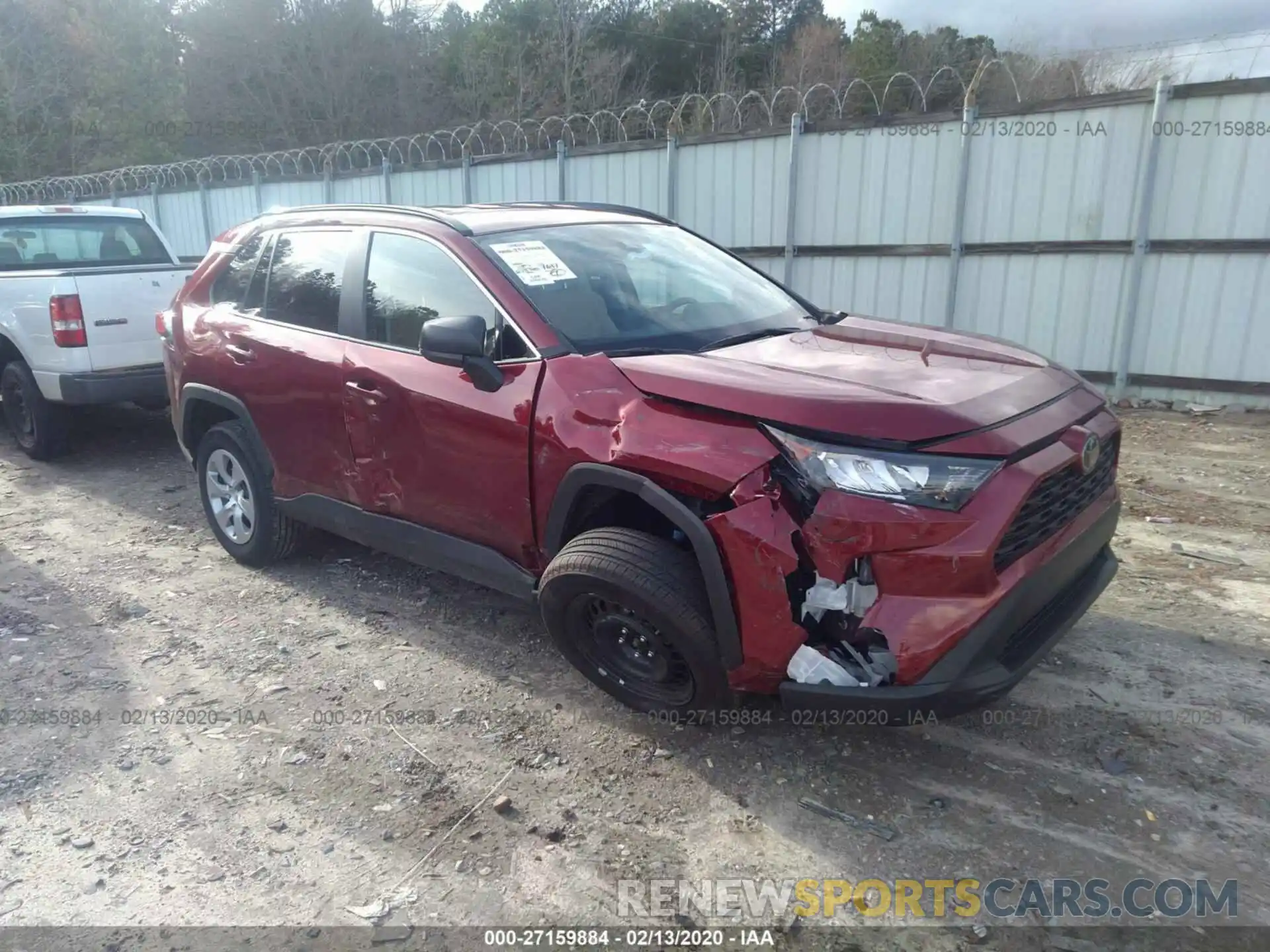 1 Photograph of a damaged car 2T3H1RFV8KW020096 TOYOTA RAV4 2019