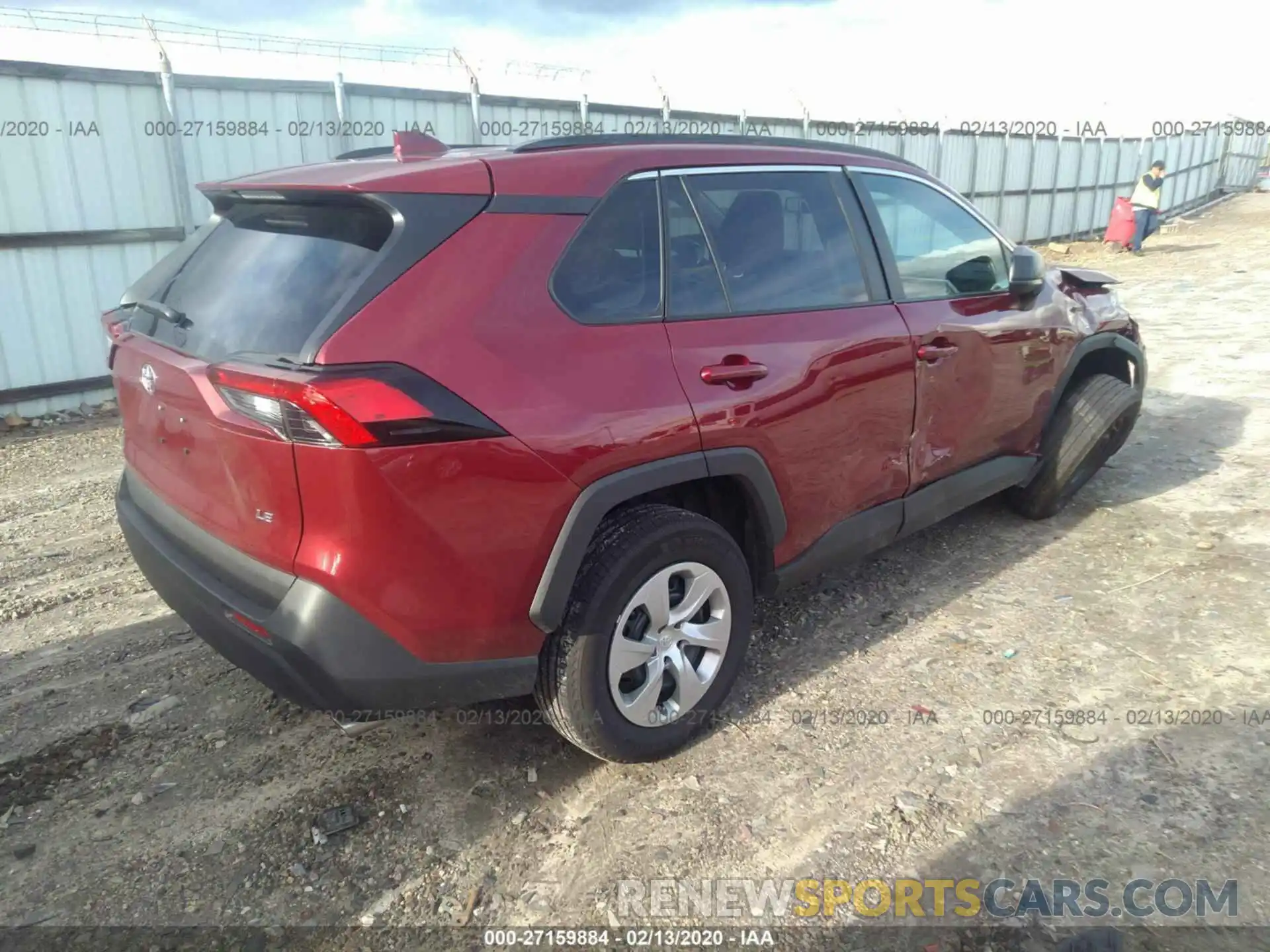 4 Photograph of a damaged car 2T3H1RFV8KW020096 TOYOTA RAV4 2019