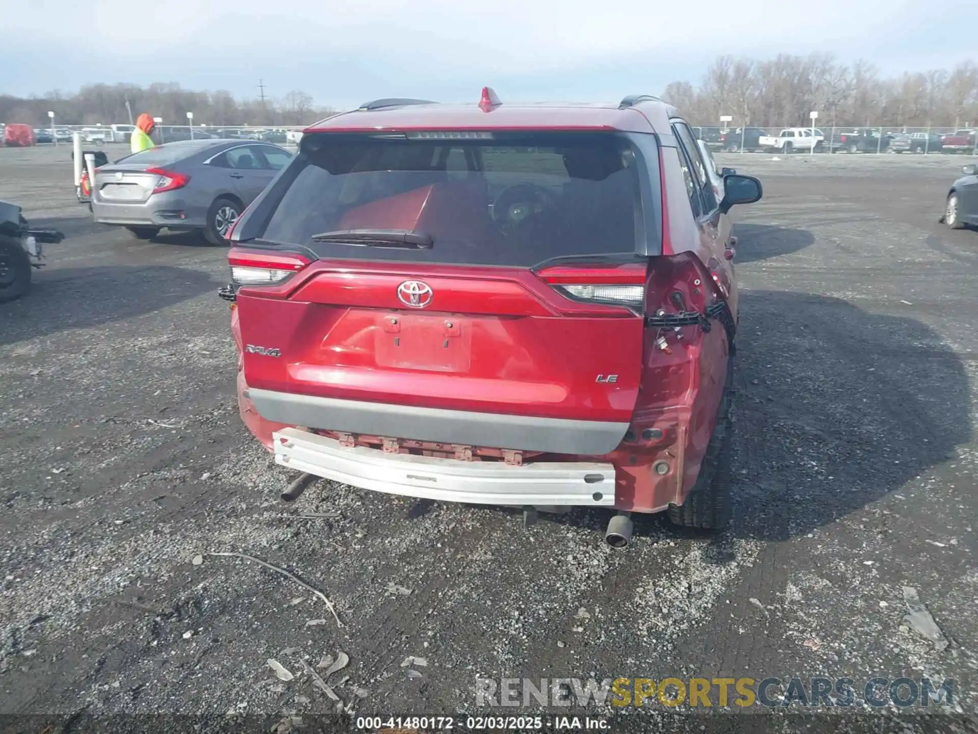 16 Photograph of a damaged car 2T3H1RFV8KW021359 TOYOTA RAV4 2019