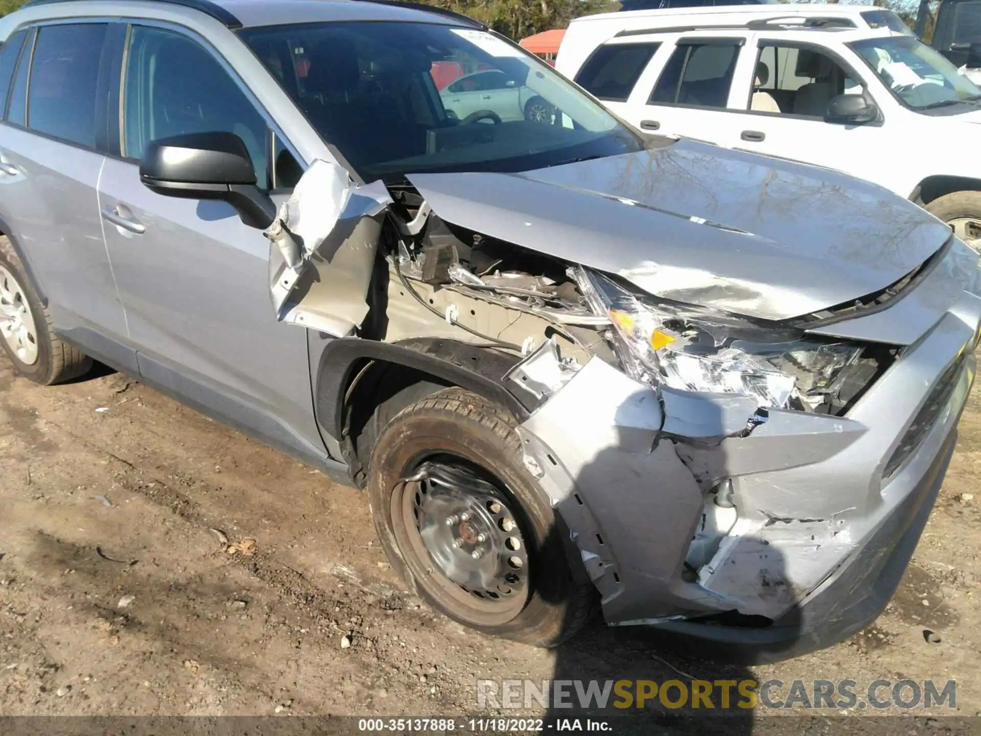 6 Photograph of a damaged car 2T3H1RFV8KW023211 TOYOTA RAV4 2019