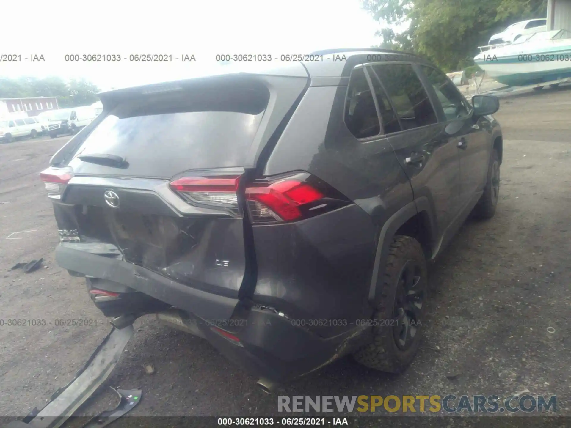 4 Photograph of a damaged car 2T3H1RFV8KW034015 TOYOTA RAV4 2019