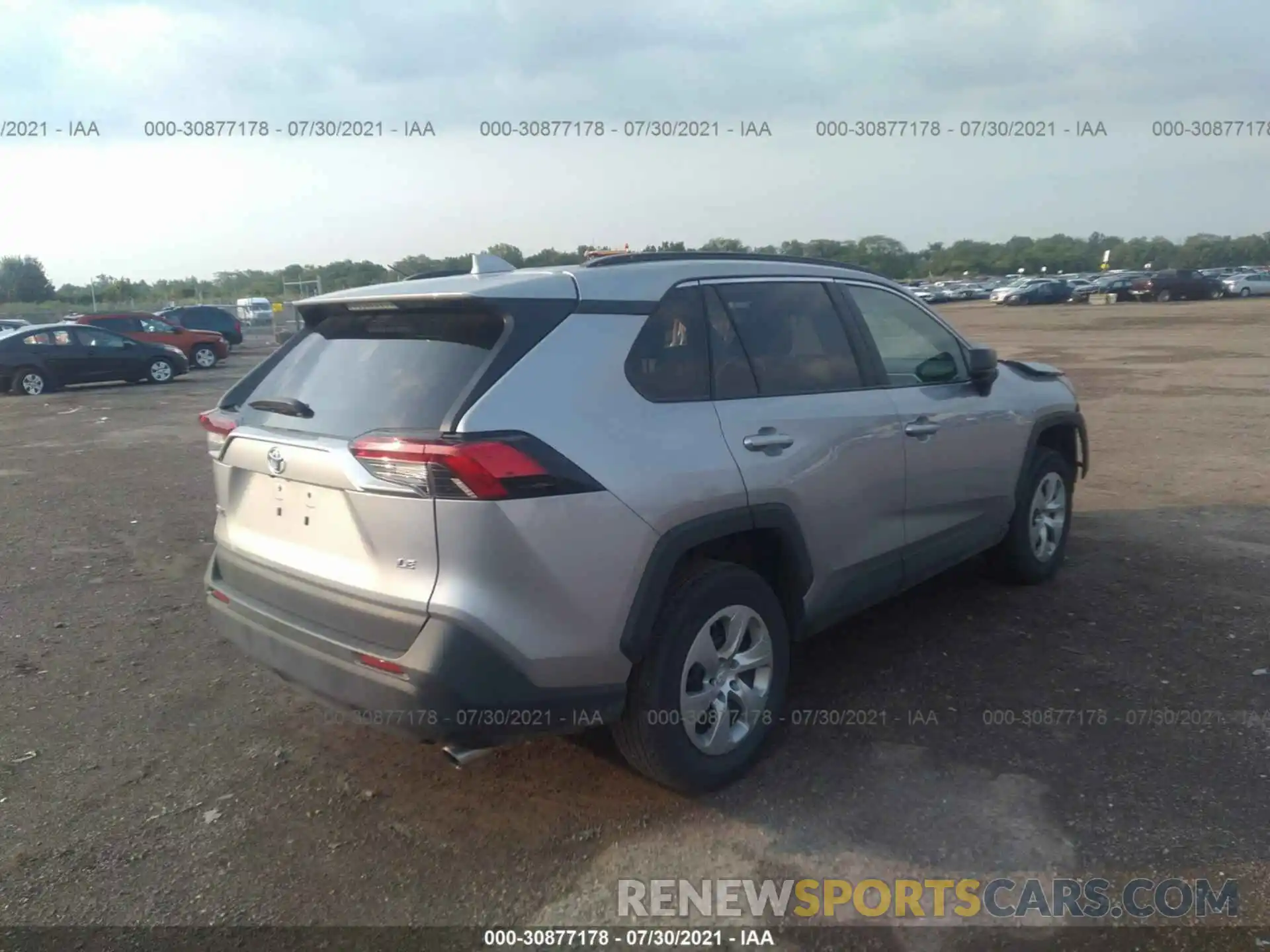 4 Photograph of a damaged car 2T3H1RFV8KW034368 TOYOTA RAV4 2019