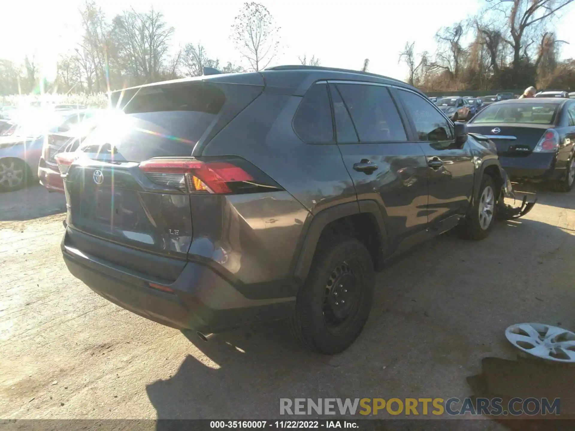 4 Photograph of a damaged car 2T3H1RFV8KW035181 TOYOTA RAV4 2019