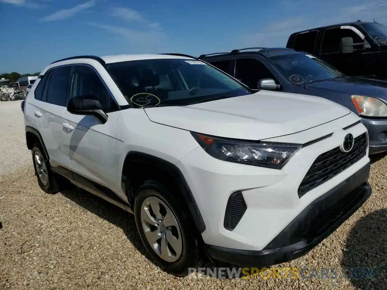 4 Photograph of a damaged car 2T3H1RFV8KW035956 TOYOTA RAV4 2019