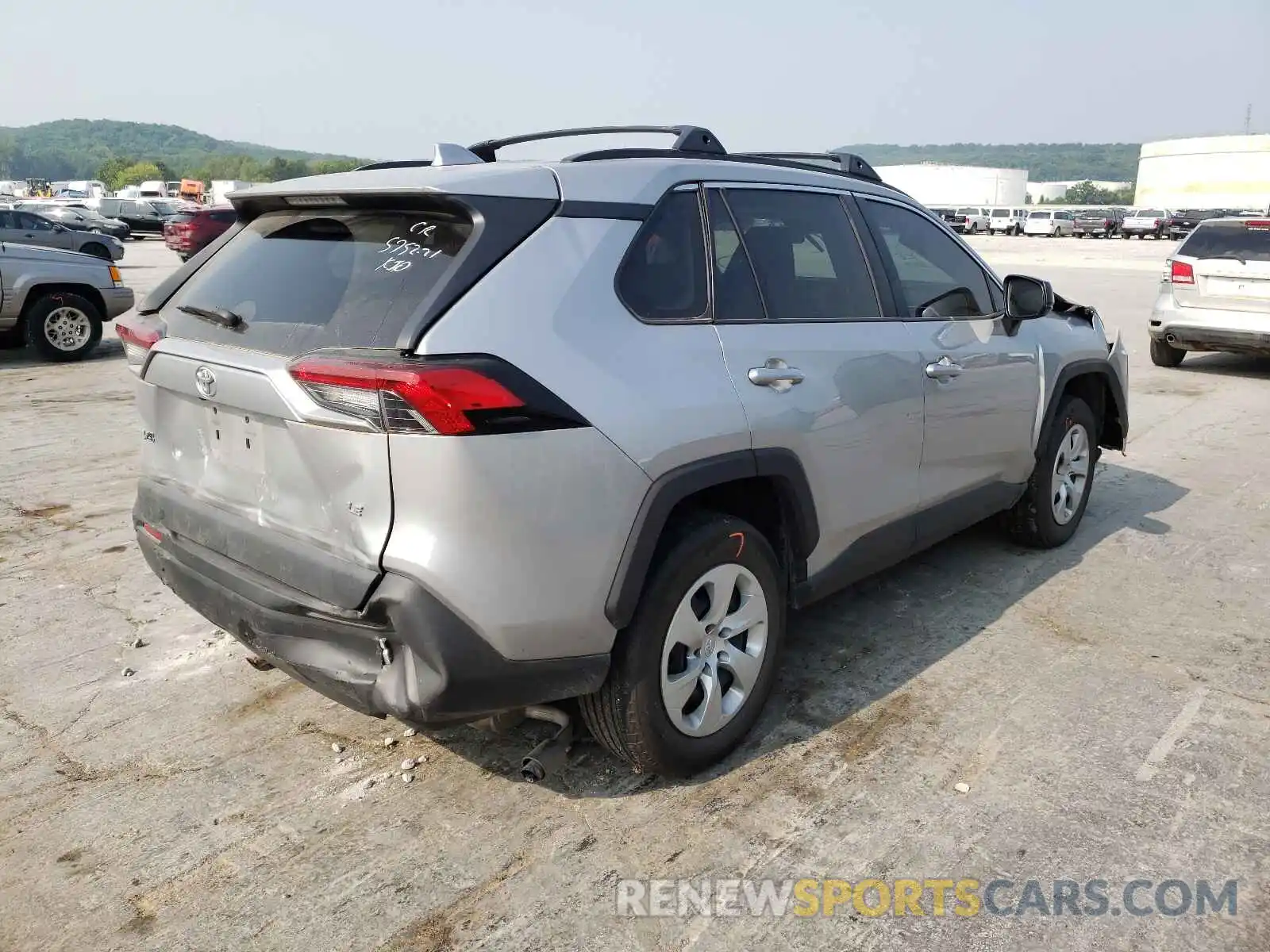 4 Photograph of a damaged car 2T3H1RFV8KW038842 TOYOTA RAV4 2019