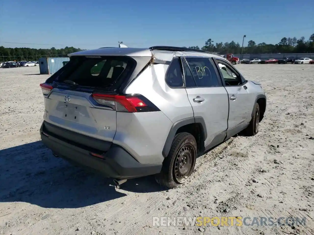 4 Photograph of a damaged car 2T3H1RFV8KW038985 TOYOTA RAV4 2019