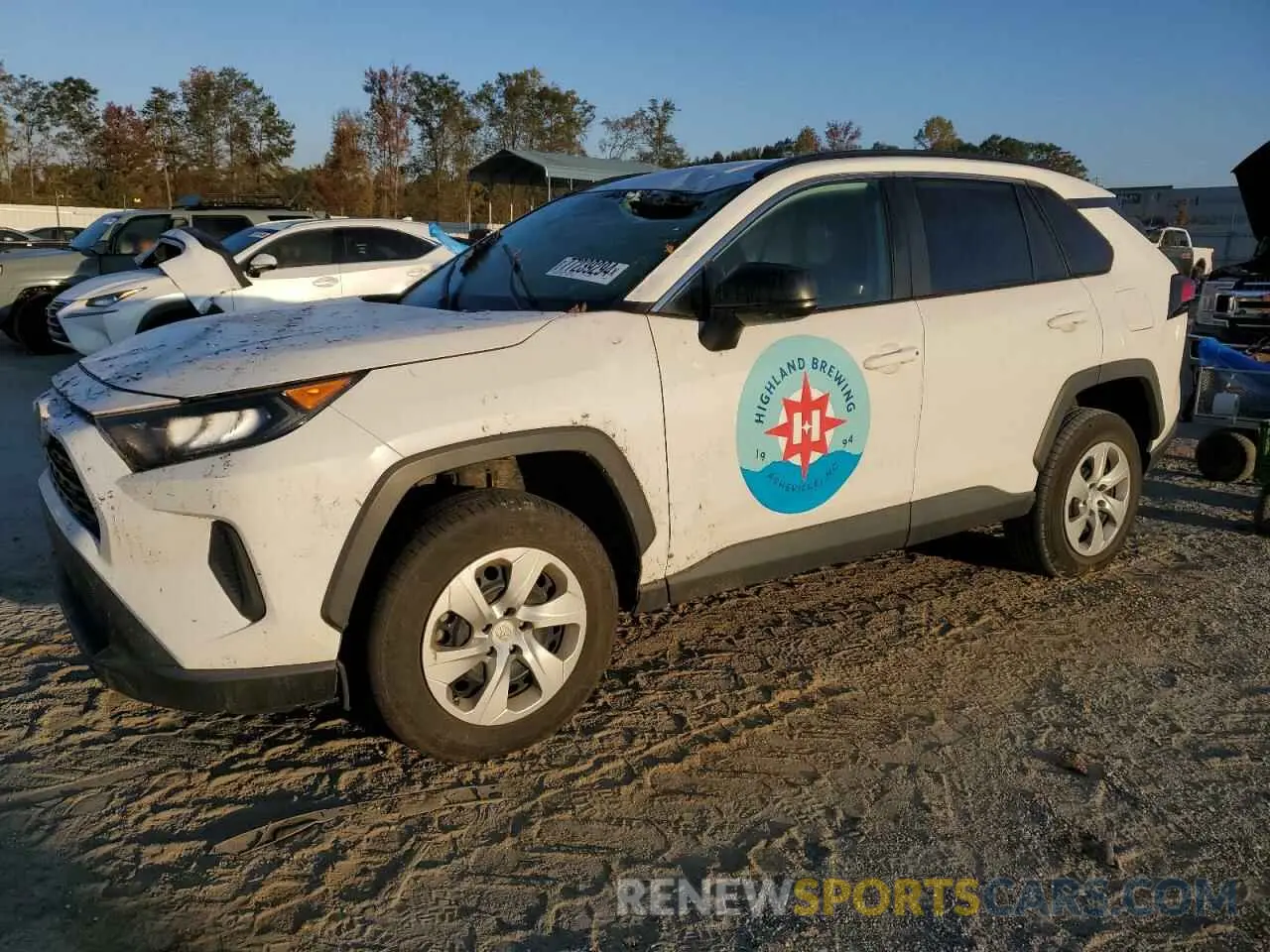 1 Photograph of a damaged car 2T3H1RFV8KW039795 TOYOTA RAV4 2019