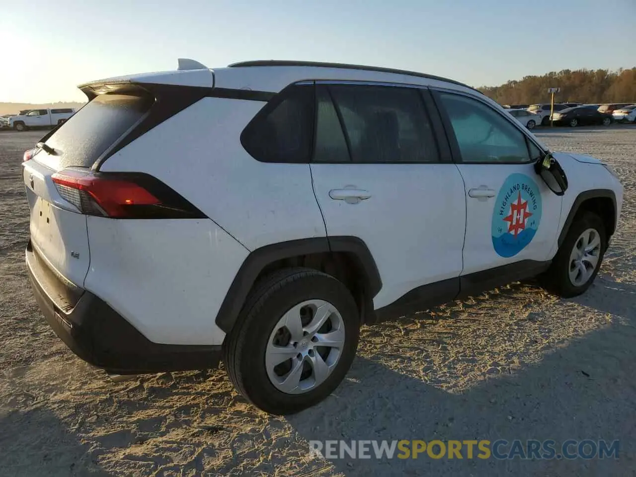 3 Photograph of a damaged car 2T3H1RFV8KW039795 TOYOTA RAV4 2019