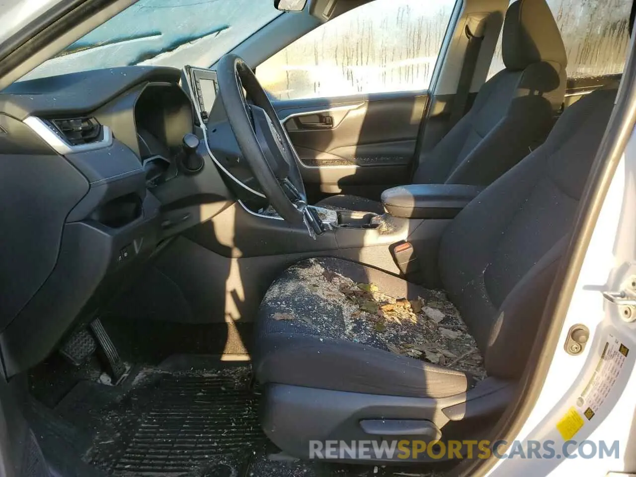 7 Photograph of a damaged car 2T3H1RFV8KW039795 TOYOTA RAV4 2019