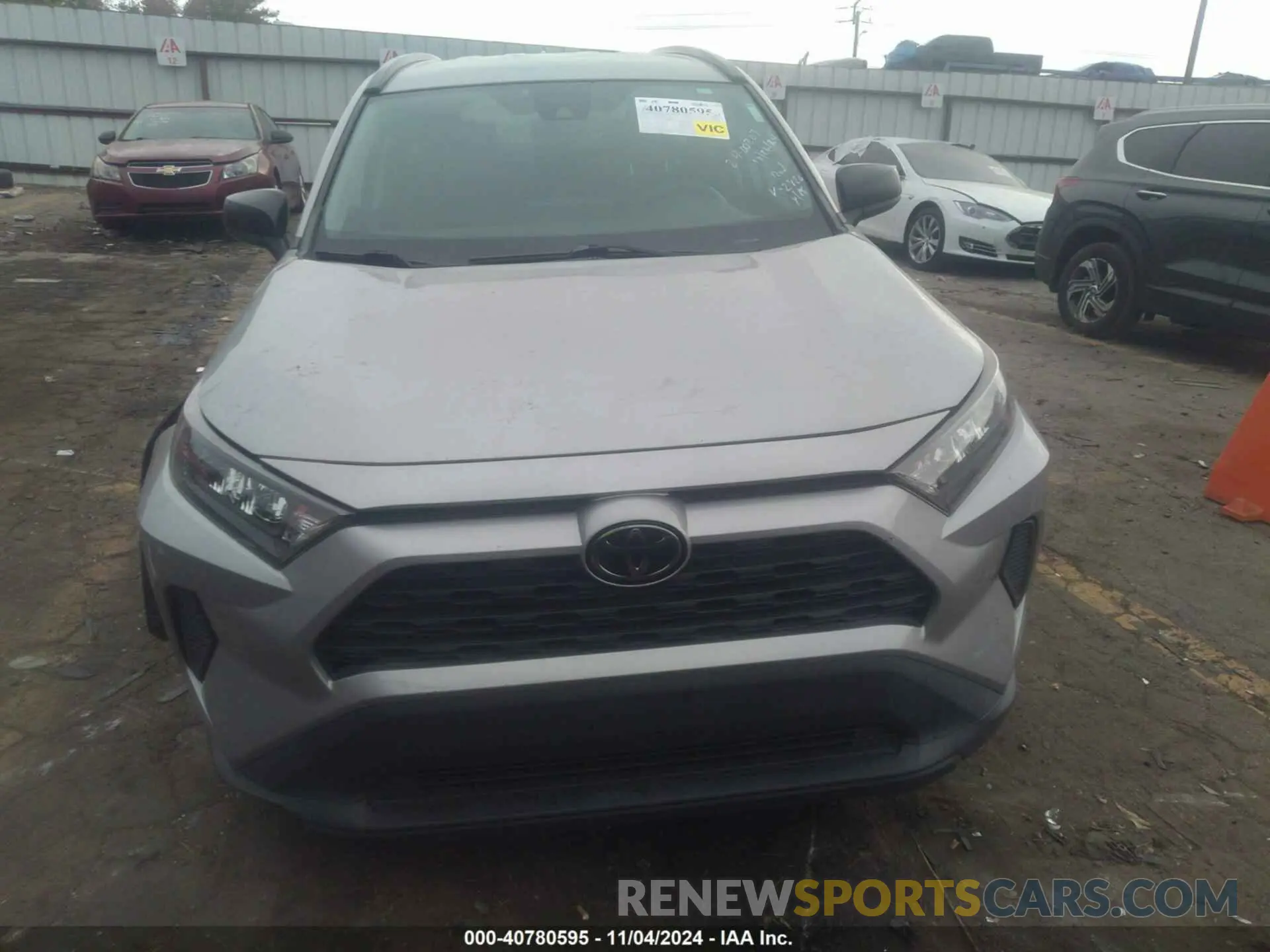 11 Photograph of a damaged car 2T3H1RFV8KW042826 TOYOTA RAV4 2019